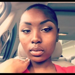 Meet your Posher, La tavia